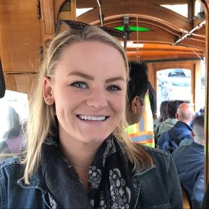 Meet your Posher, Claire